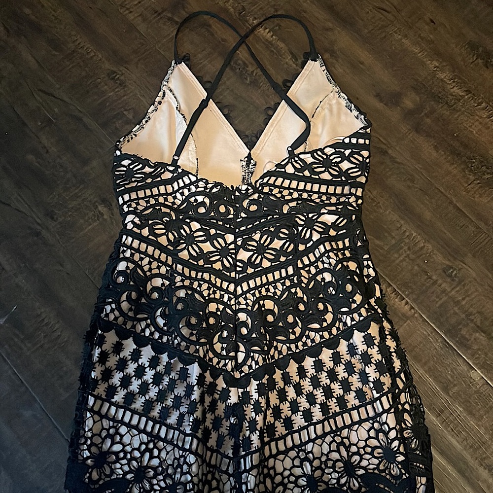 ASTR Dress - Picture 4 of 4
